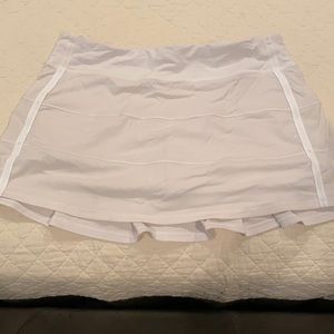 Lululemon Pace Rival Skort. White. Size 10 Tall.
